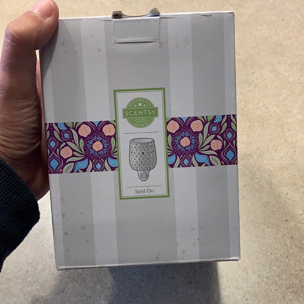 White Scentsy plug in